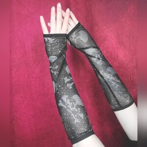 Sheer Skull Arm Warmers By Killstar